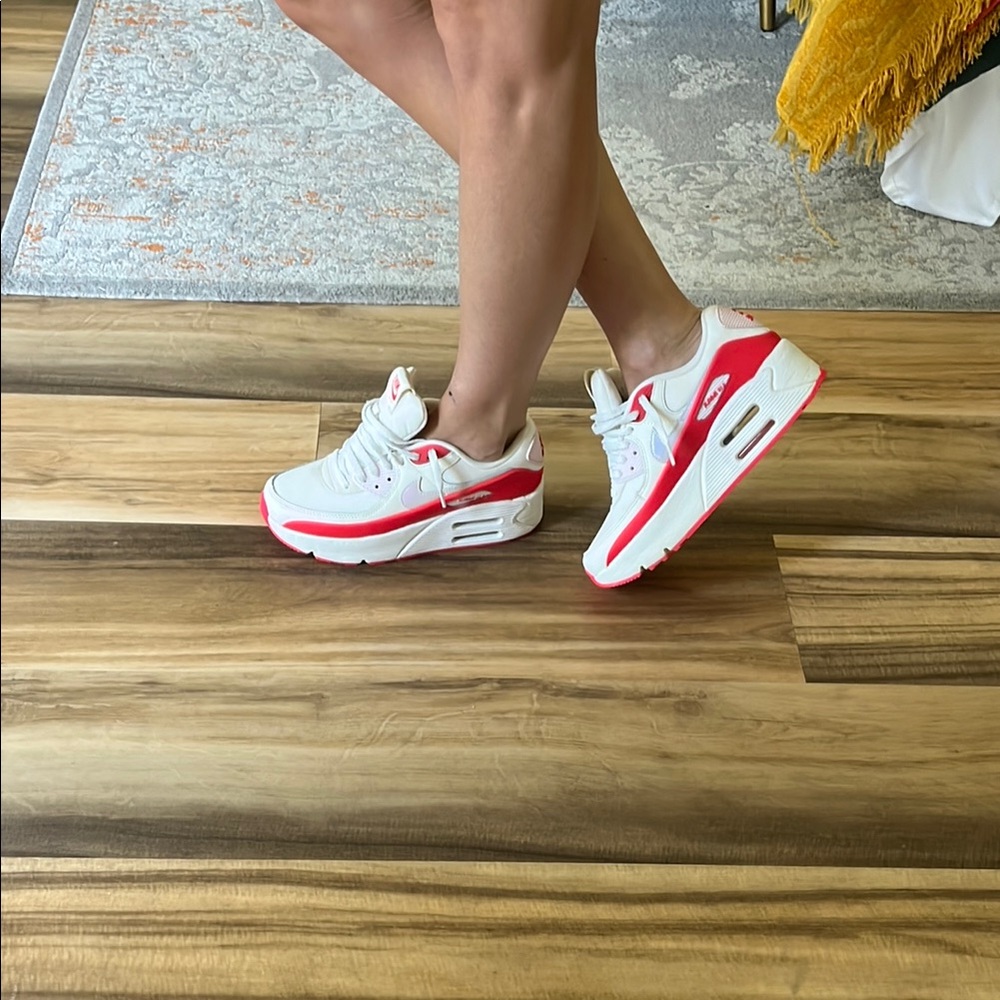 Nike Air Max 90 LV8 White‎ Pink Red Platform Sneaker Women’s 7.5 EUC